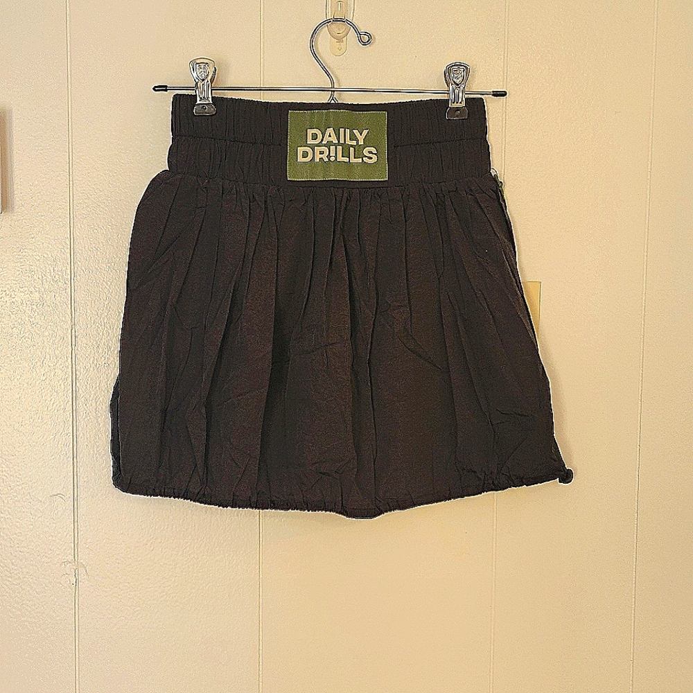 Daily Drills Black Bubble Mini Skort - Picture 2 of 8